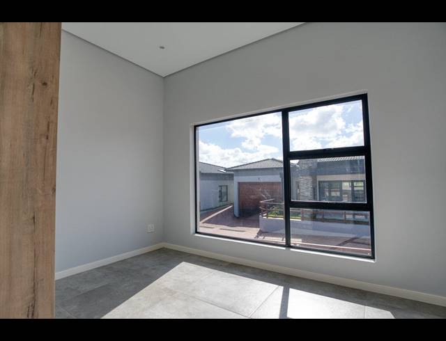 3 BEDROOM DUPLEX FOR SALE IN PALM LAKES ESTATE